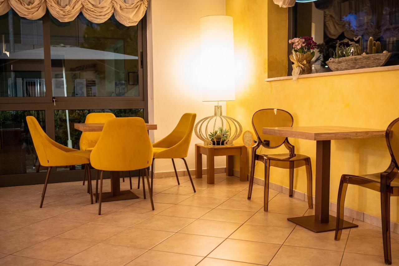 קרביה Hotel Zanella מראה חיצוני תמונה