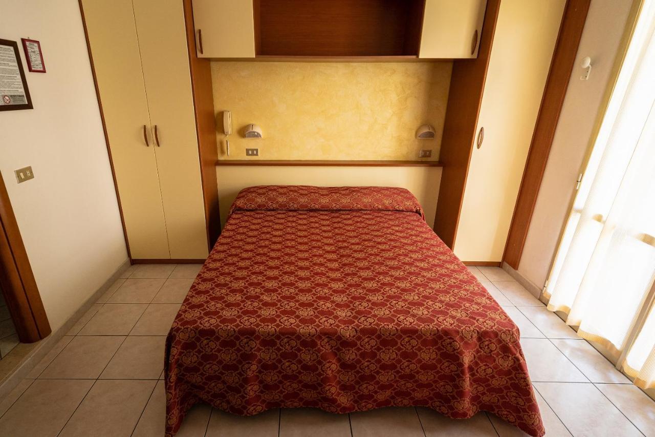 קרביה Hotel Zanella מראה חיצוני תמונה