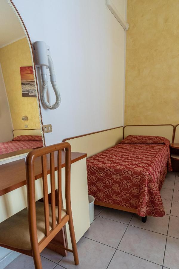קרביה Hotel Zanella מראה חיצוני תמונה