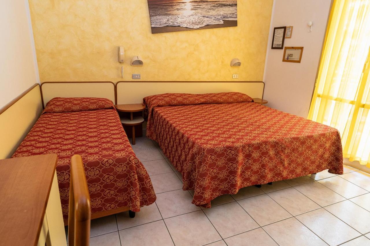 קרביה Hotel Zanella מראה חיצוני תמונה