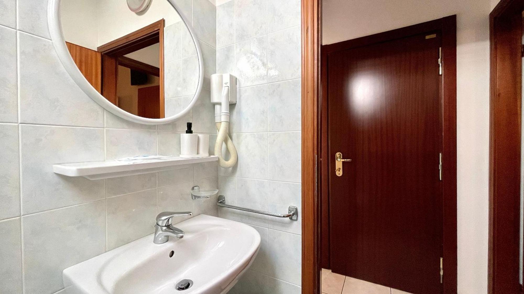 קרביה Hotel Zanella מראה חיצוני תמונה