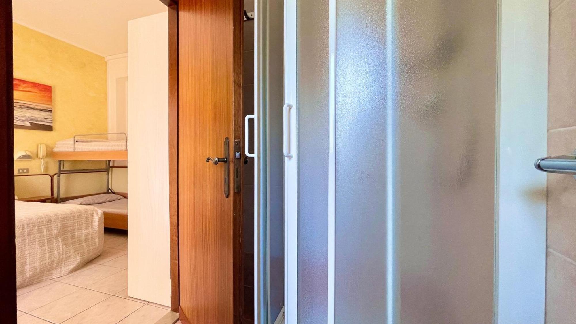 קרביה Hotel Zanella מראה חיצוני תמונה