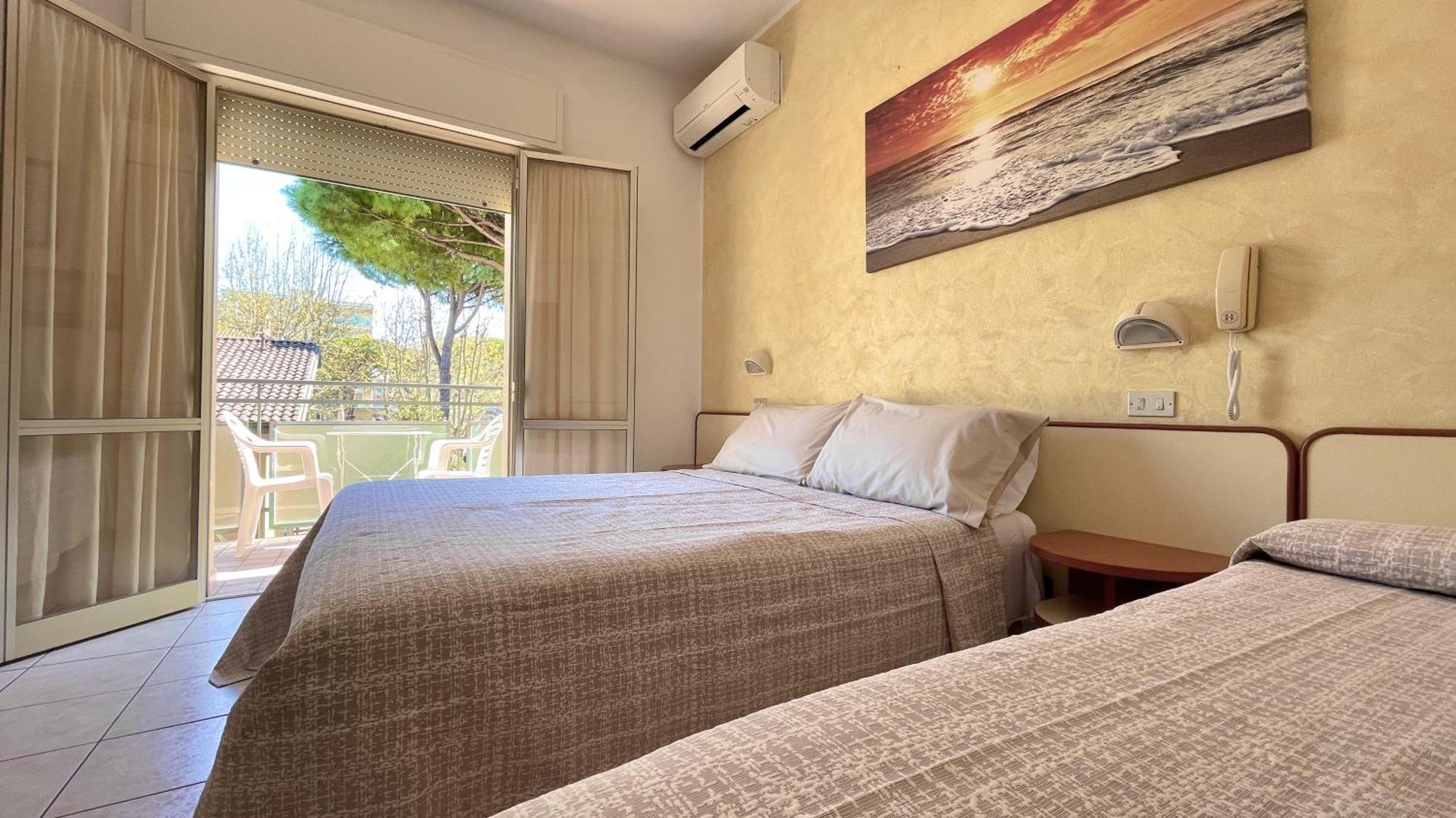 קרביה Hotel Zanella מראה חיצוני תמונה