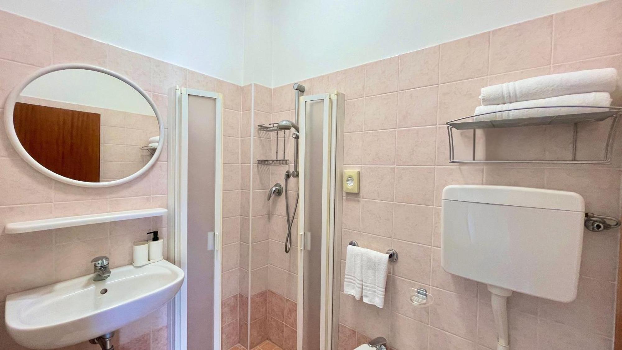 קרביה Hotel Zanella מראה חיצוני תמונה