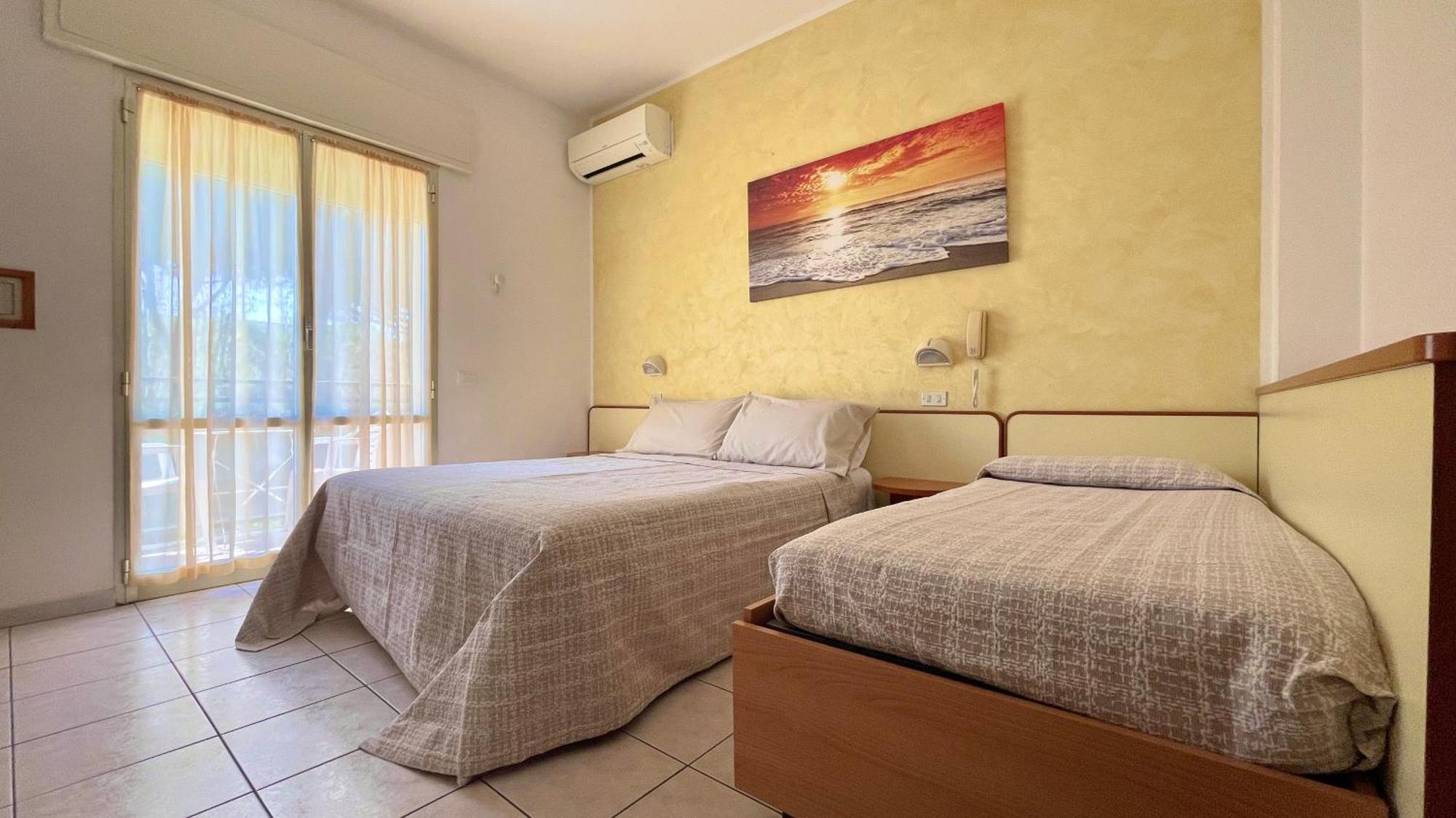 קרביה Hotel Zanella מראה חיצוני תמונה