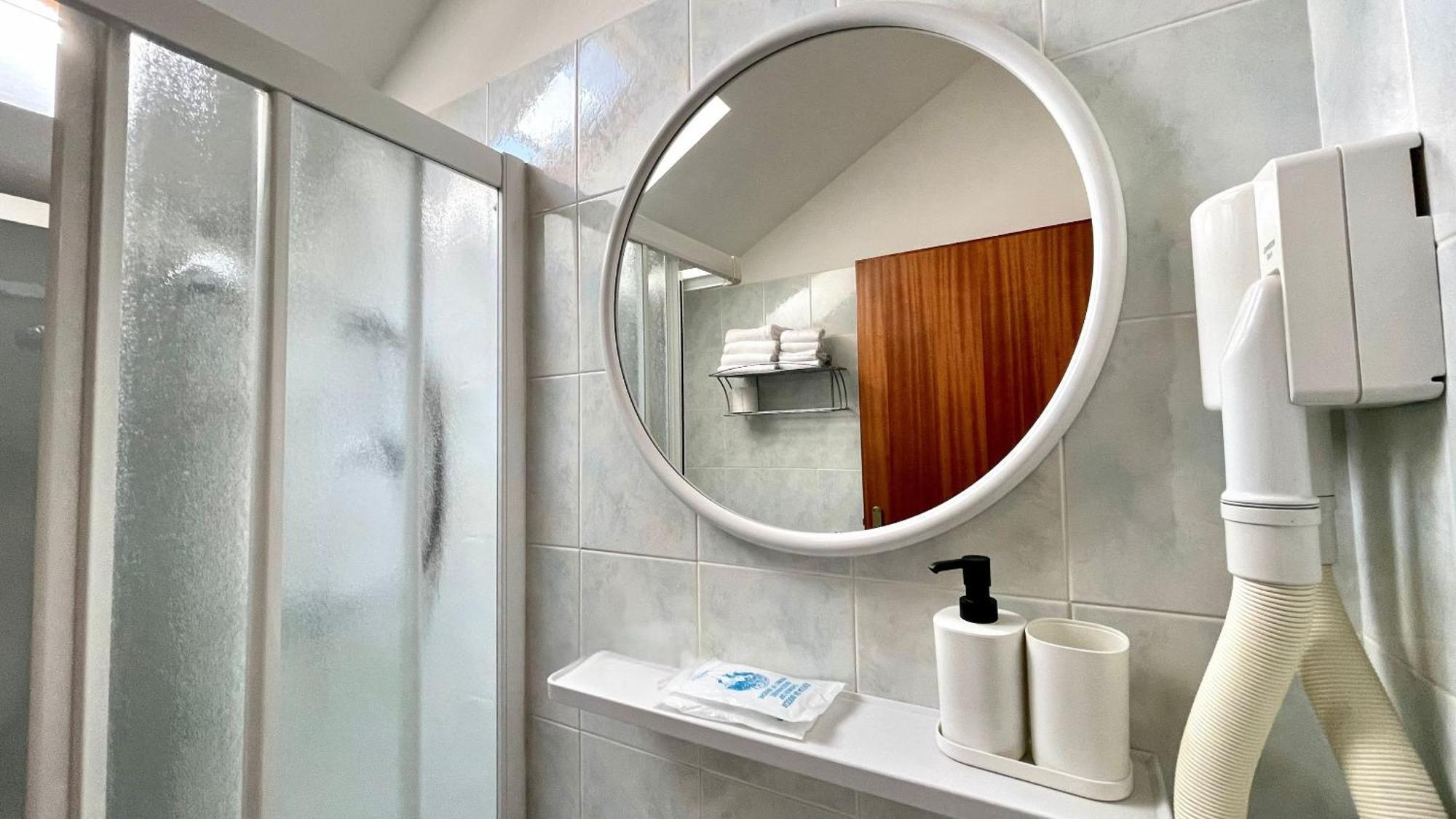 קרביה Hotel Zanella מראה חיצוני תמונה