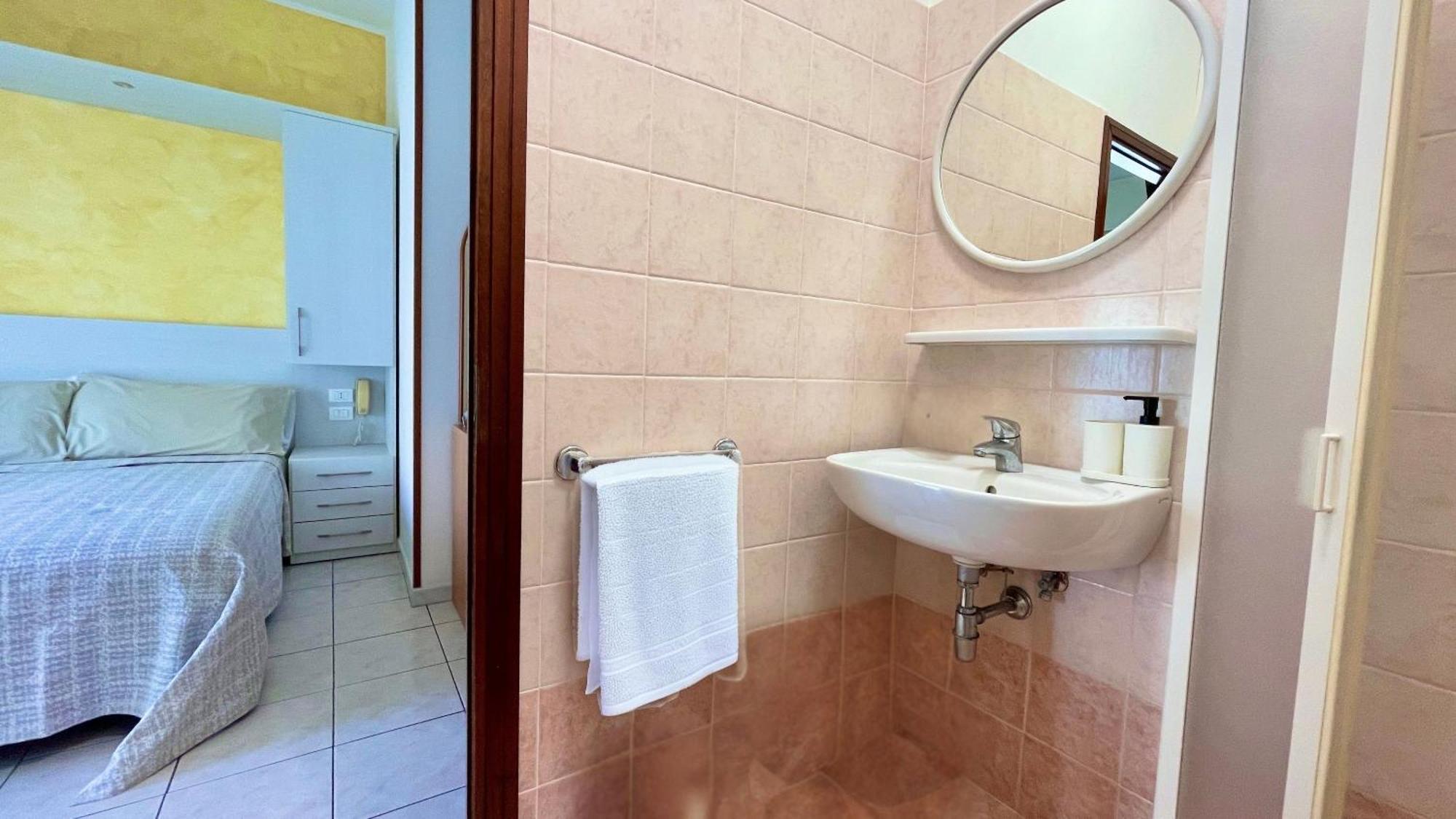 קרביה Hotel Zanella מראה חיצוני תמונה