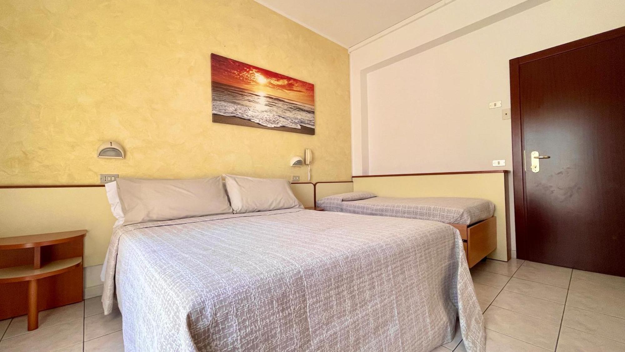 קרביה Hotel Zanella מראה חיצוני תמונה