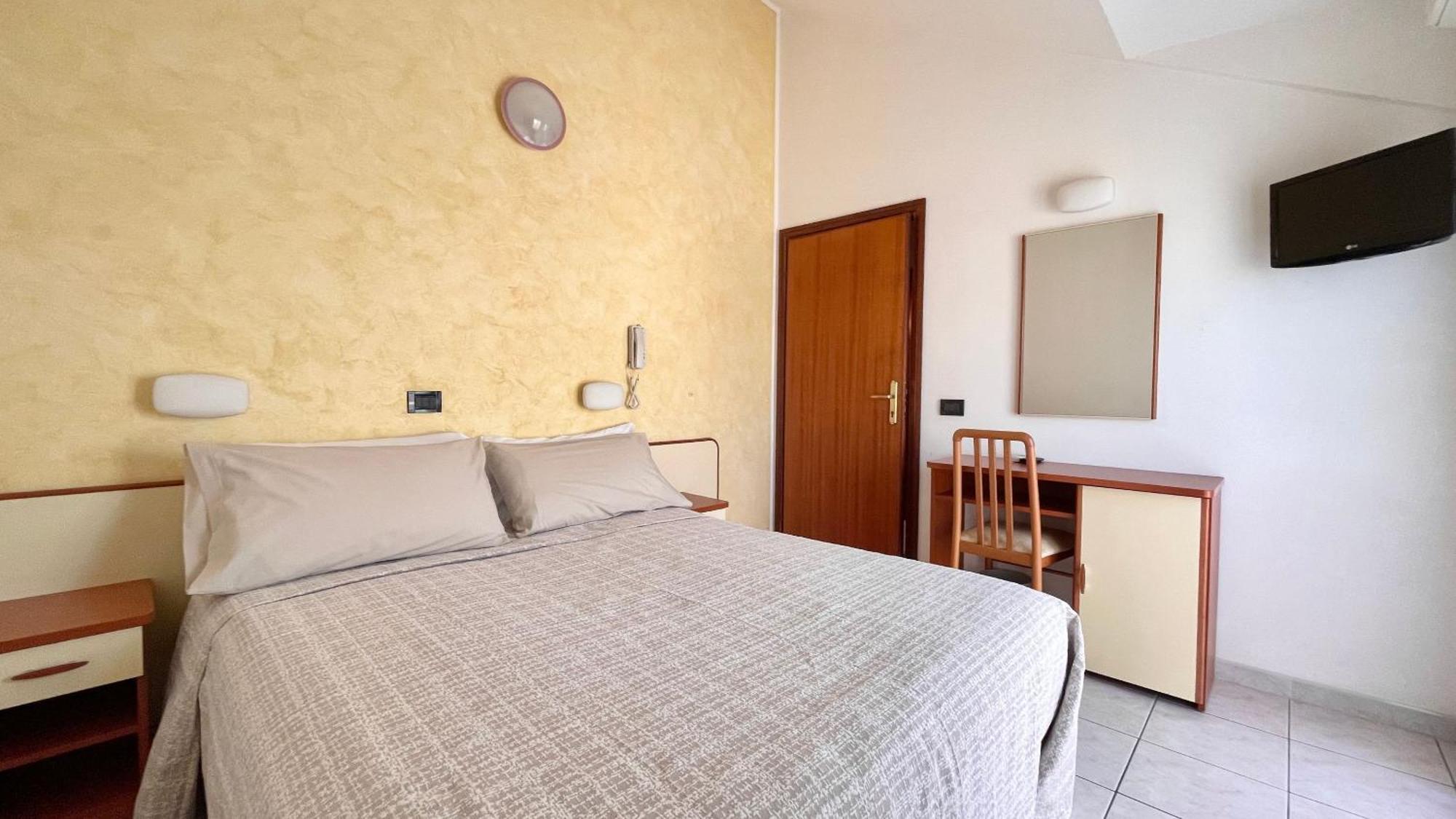 קרביה Hotel Zanella מראה חיצוני תמונה
